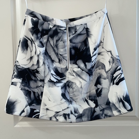 BNWT ‘Dakota’ Floral Mini Skirt by Rodeo Show Australian Brand RRP $229.95 - Picture 3 of 7